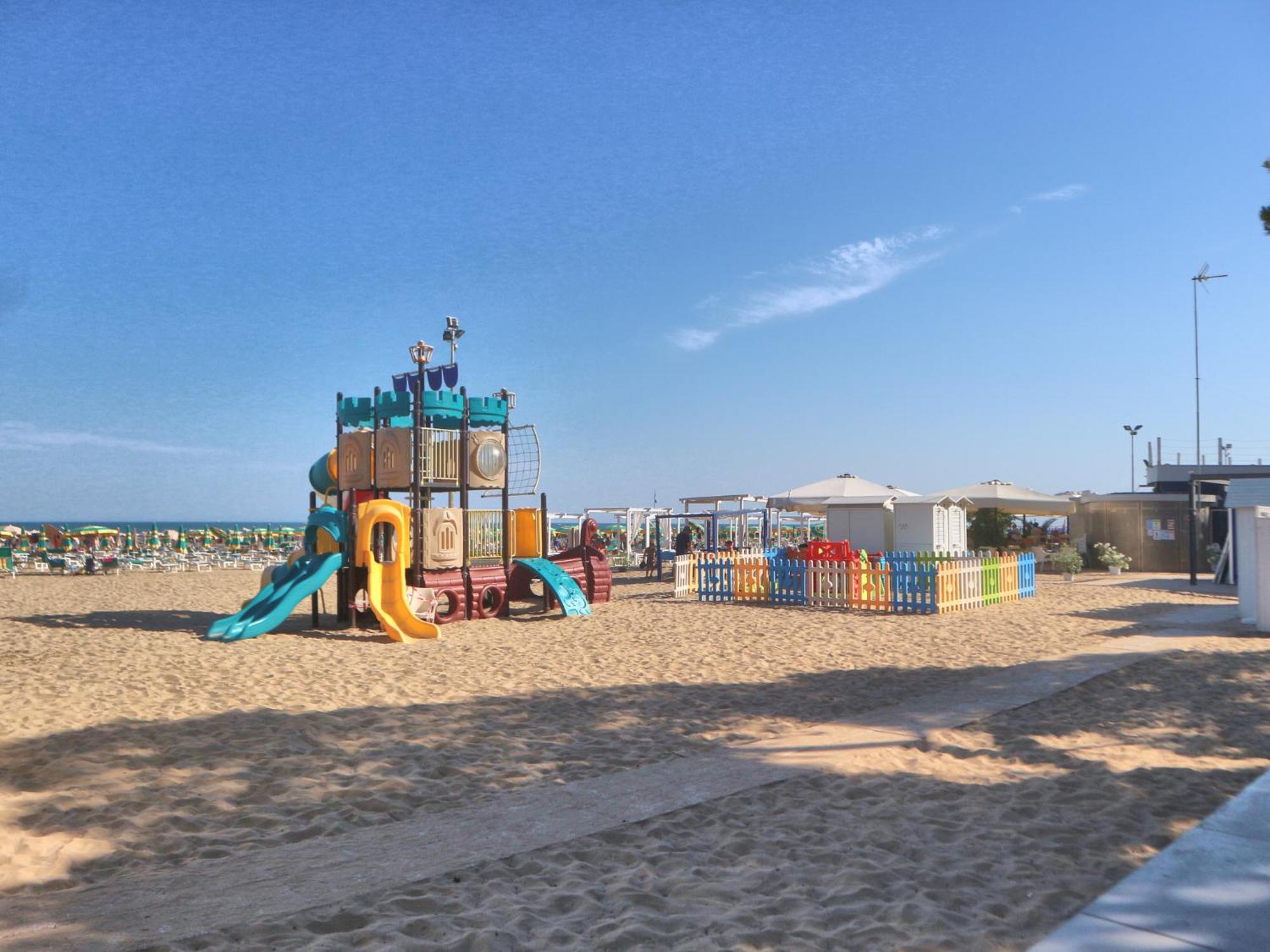 Elena Apartment Lignano Sabbiadoro Ngoại thất bức ảnh