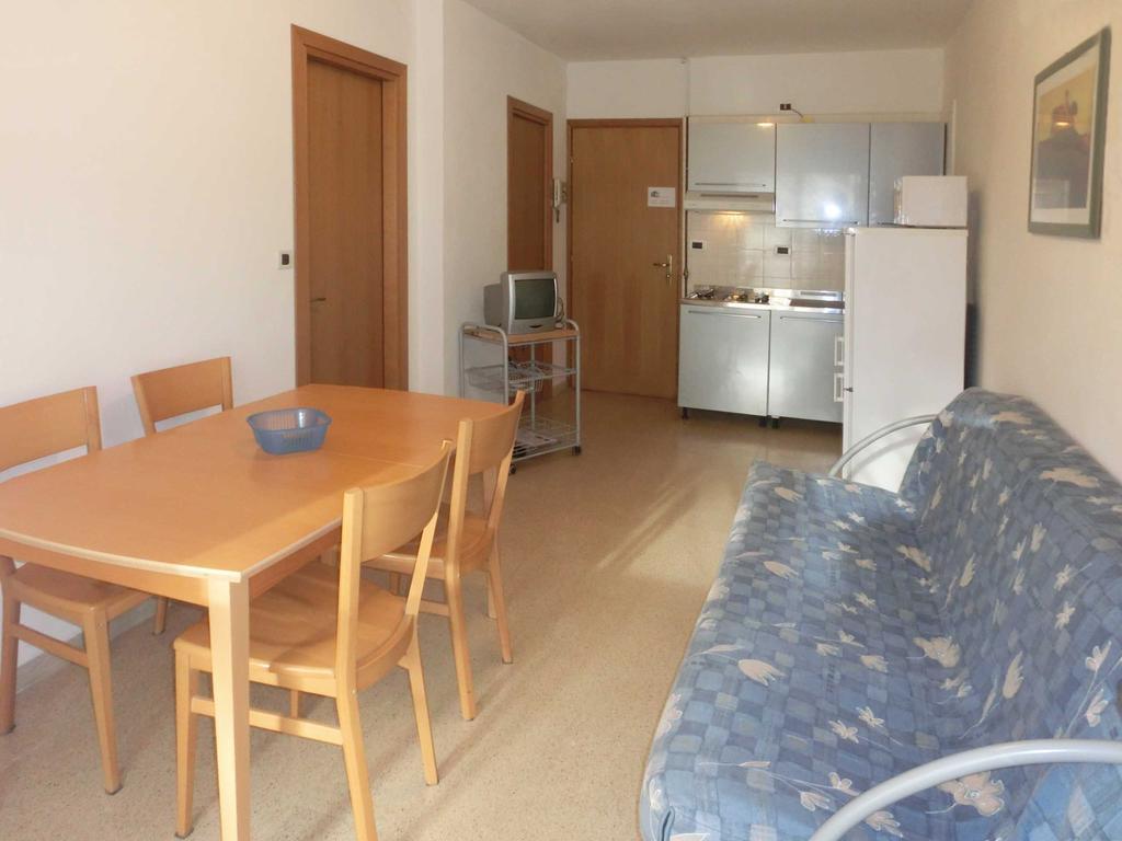Elena Apartment Lignano Sabbiadoro Ngoại thất bức ảnh
